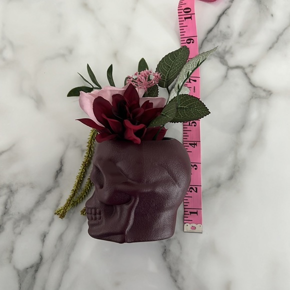 Target Bullseye 2023 - NWT - Faux Fall Bouquet in Skull Vase - Picture 8 of 8